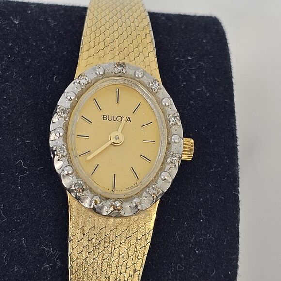 VTG Bulova Swiss Women\'s Watch 18MM Gold Dial Gold Bracelet Band 6\